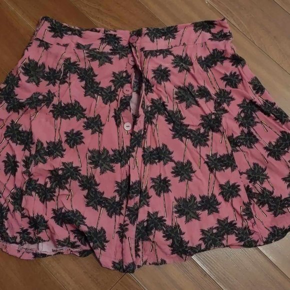 Palm trees mini skirt opening with buttons. - Picture 1 of 3